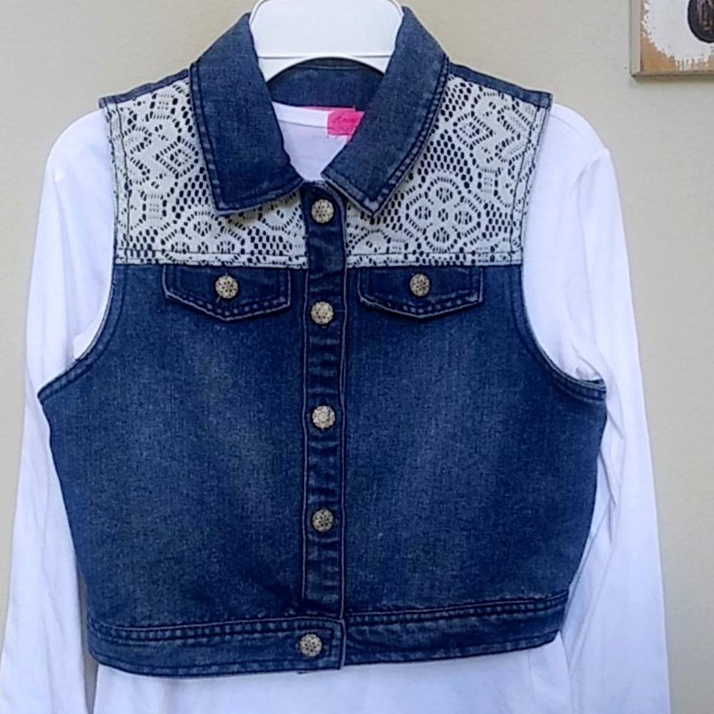 PRICE🔽NWOT 2 Piece Jean Jacket Vest and Long Sleeve Top